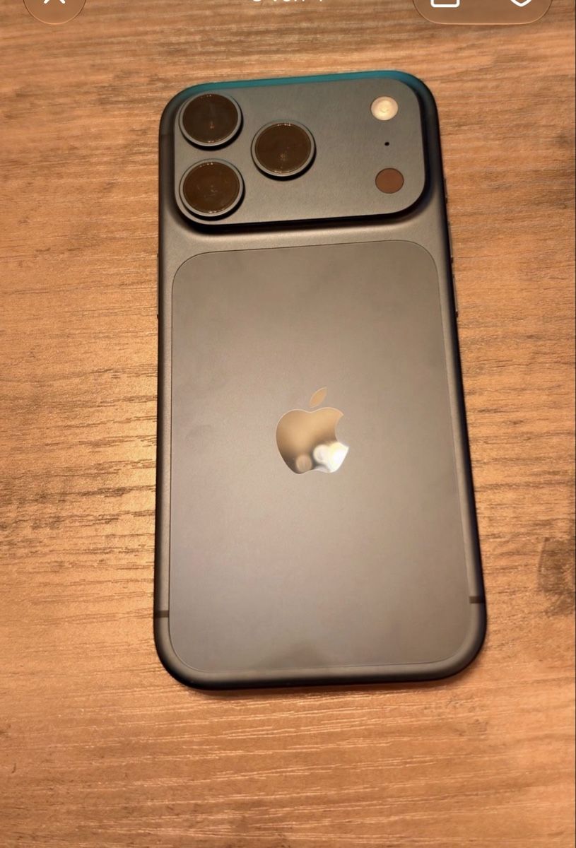 Apple Telefoni cellulari / Smartphones: iPhone 17 pro 256GB ( deepblue ) – Usato da BASEL venduto da Lovi77 2