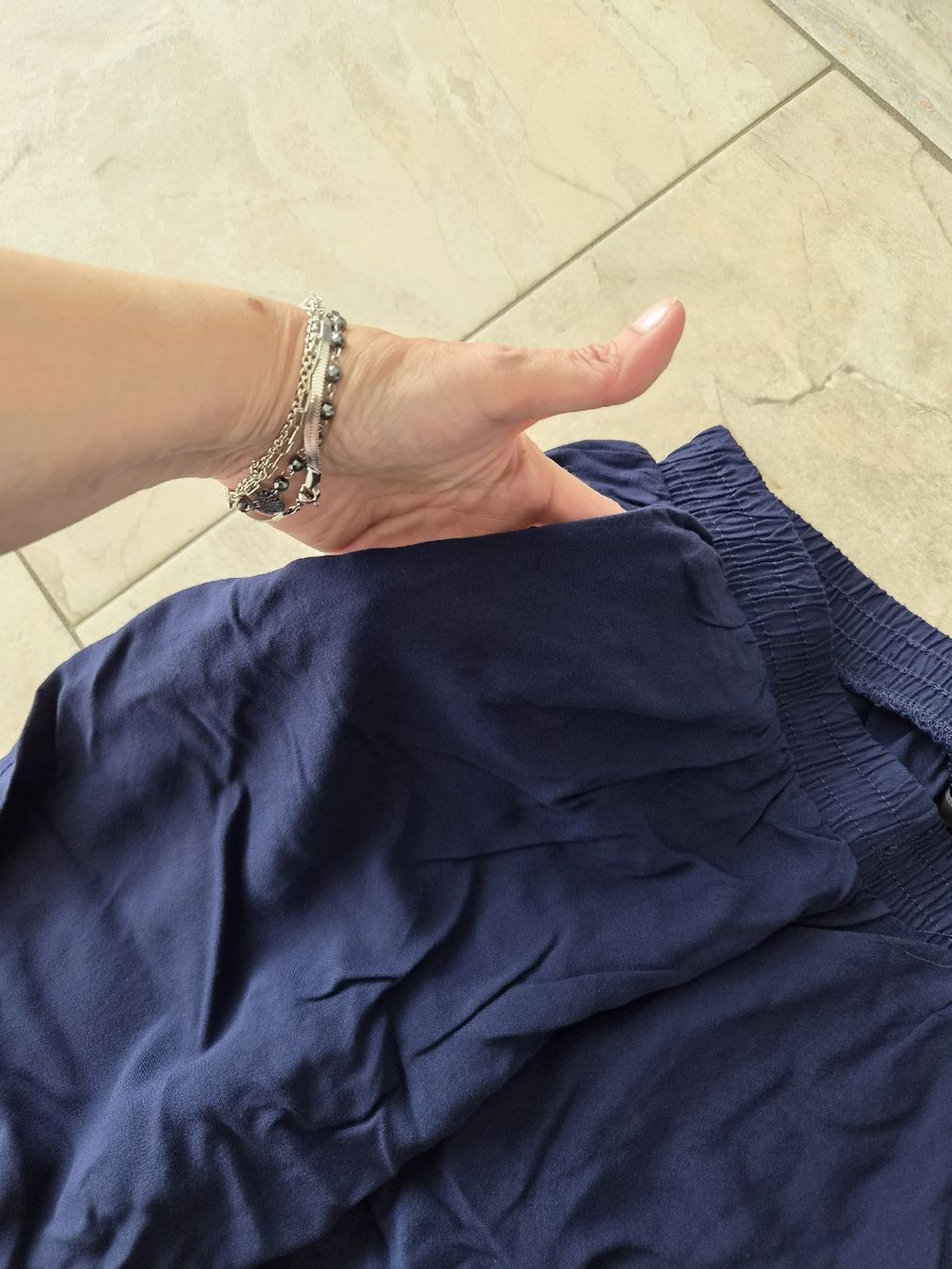 Pantaloni: Sommerhose dunkelblau Grösse S, Chicorée  – Usato da Niederrohrdorf venduto da Miripfiri 2