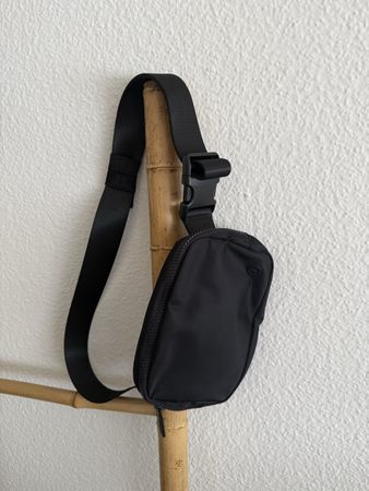 Lululemon Umhängetasche