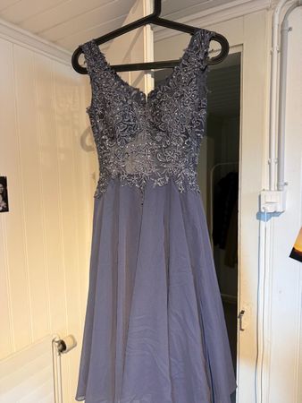 Abendkleid blau mit Spitze und Steinen guter Zustand