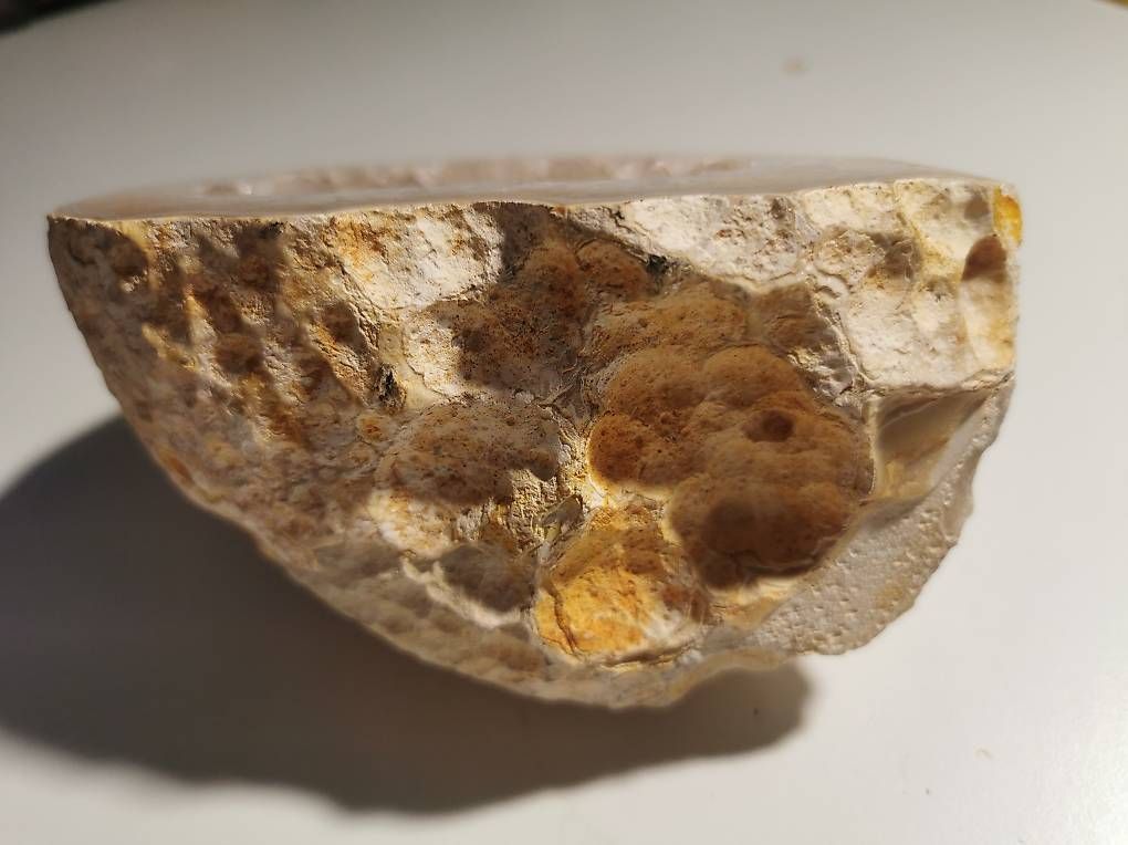 Minerali & Pietre curative: Achatgeode mit Chalcedonkristalle – Usato da Stansstad venduto da ramschliese 1