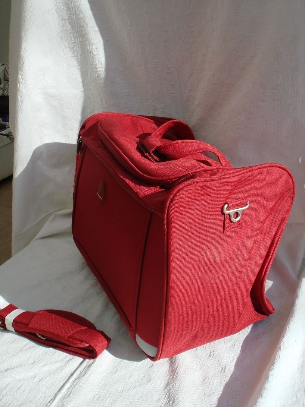 Taschen: Sport-/ Reisetasche rot, neu – Neu und originalverpackt aus Bern von antigua13 1