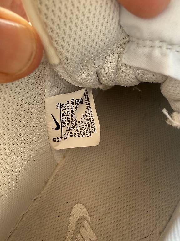 Scarpe da donna: Nike Damenschuhe Grösse 8.5 – Usato da Wichtrach venduto da J.Huns 3
