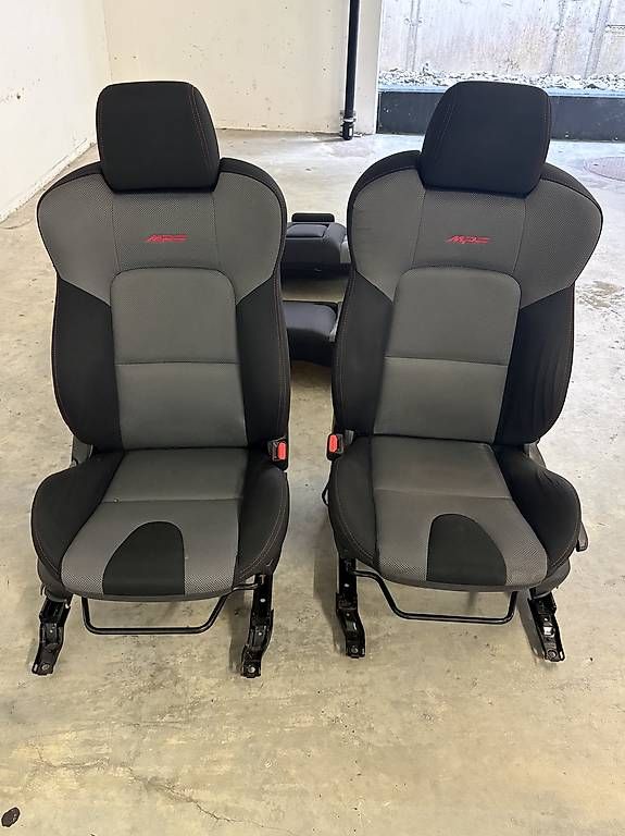 Tutti pezzi di ricambio auto: Mazda 3 BK MPS Sitze  – Usato da Oberkulm venduto da max_l6jr