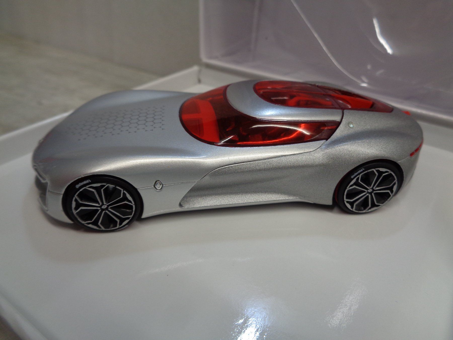 Renault Modellini d'auto: Norev 1:43 Prototype Renault Trezor – Nuovo e nell'imballaggio originale da Reconvilier venduto da rallycar 2
