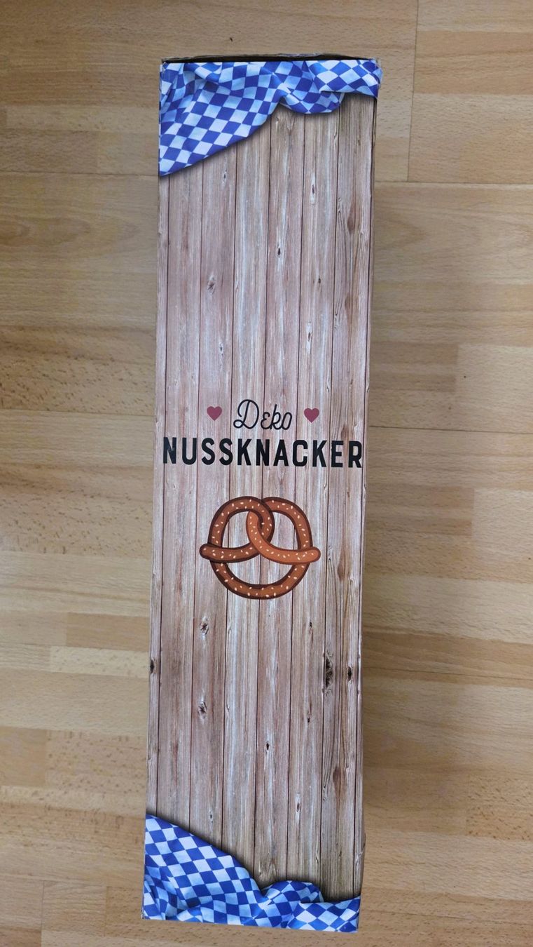 Figuren: GROSSER NUSSKNACKER FIGUR ((NEU)) OVP – Neu (gemäss Beschreibung) aus Brüttisellen von Nighttrain 2