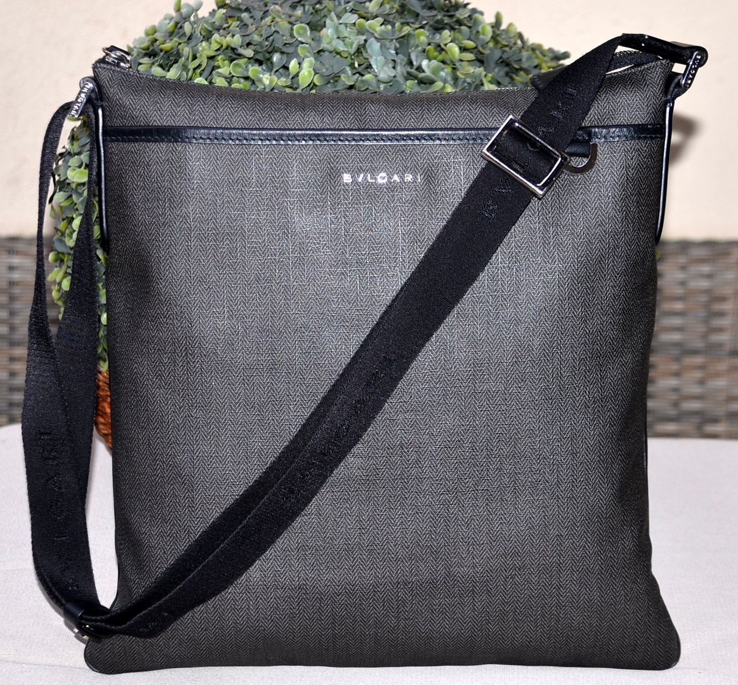 Bulgari Taschen: Bvlgari Tasche / sac Messenger – Gebraucht aus Collonges von arashee 7