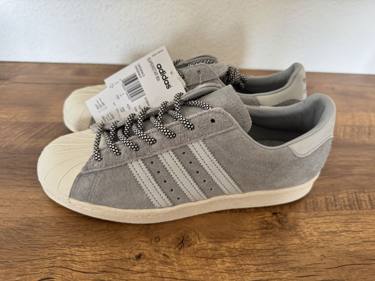 Adidas Scarpe da donna: Baskets Adidas Superstar grises, taille 40 2/3 – Nuovo e nell'imballaggio originale da Brügg BE venduto da Goob 3