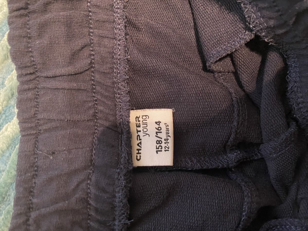 Hosen: Kinder Shorts – Gebraucht aus Rorschach von lvi_p29s 1