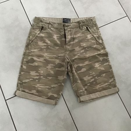 Bermudas  176