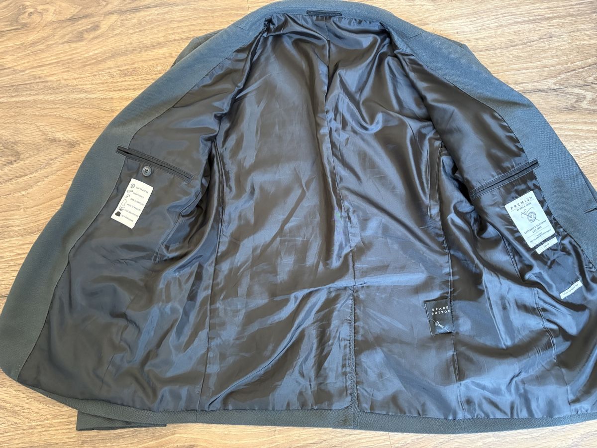 Sakko Completi, tute sportive e funzionali: Herren Sakko Jack & Jones grau Grösse 52 – Usato da Ziefen venduto da buyforfree 2
