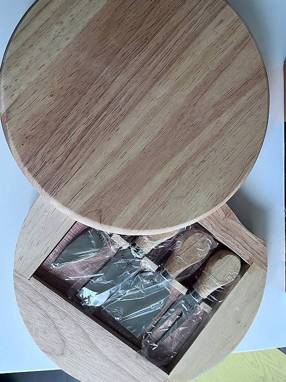 Servierplatten: Runde Käse Set Käsebrett mit Besteck Plateau Fromage – Neu und originalverpackt aus Zürich von Ikle00 1