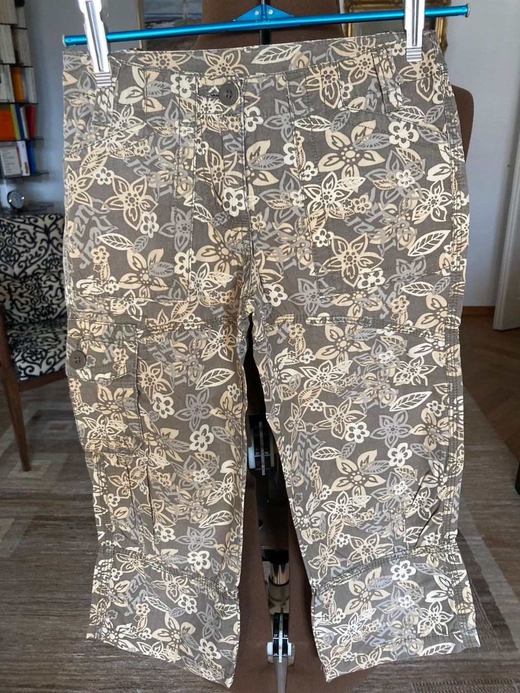 C&A Pantaloni: Caprihose  gemustert, Mädchen Gr. 134, – Usato da Meggen venduto da tulipe21