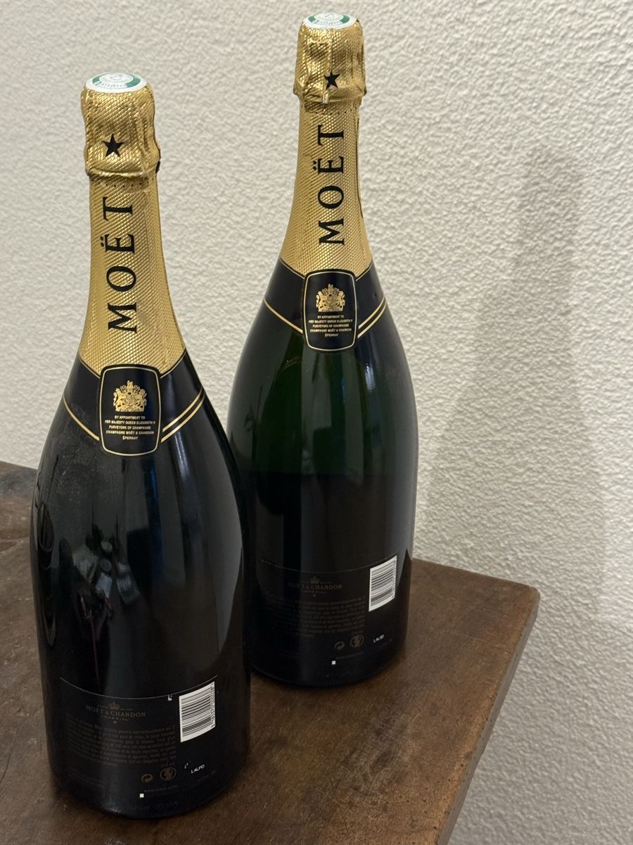 Moet Vino: 2 X MOET & CHANDON 1,5 Lt – Nuovo (secondo la descrizione) da Kilchberg ZH venduto da Dorian7 2