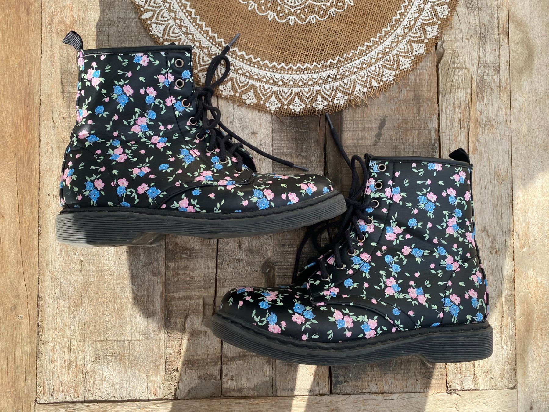 Damenschuhe: coole Blümchen Boots,  in Gr. 39 – Gebraucht aus Stetten SH von jani-design 1