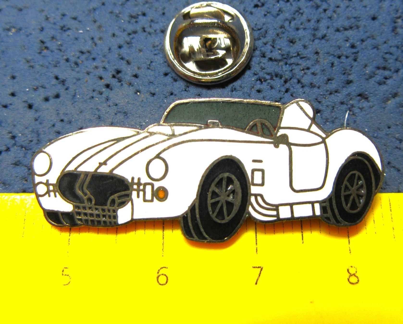 Ford Plaketten & Abzeichen: AC COBRA 427 FORD WEISS AUTO PIN ENAMEL – Gebraucht aus Ettingen von Hausi4711