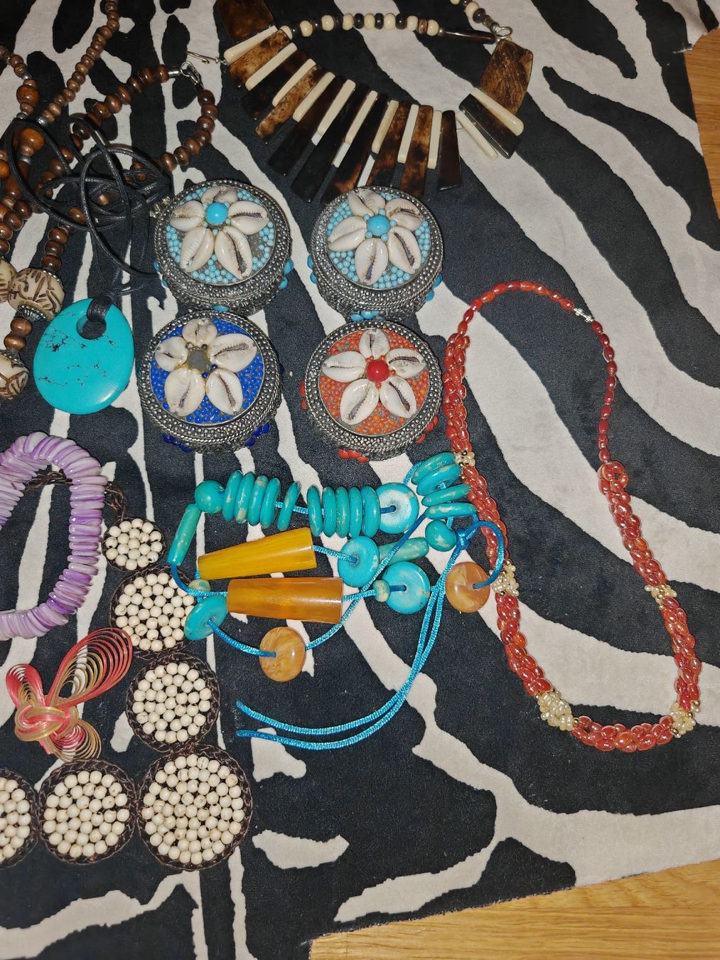 Autres bijoux: Lot de bijoux – D'occasion à Orbe par Grainderiz982 1