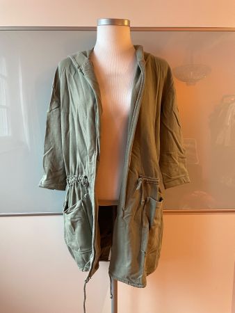 Umhängejacke olive