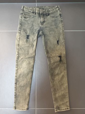 Jeans Hosen (grünlich) mit Löcher Gr. 146