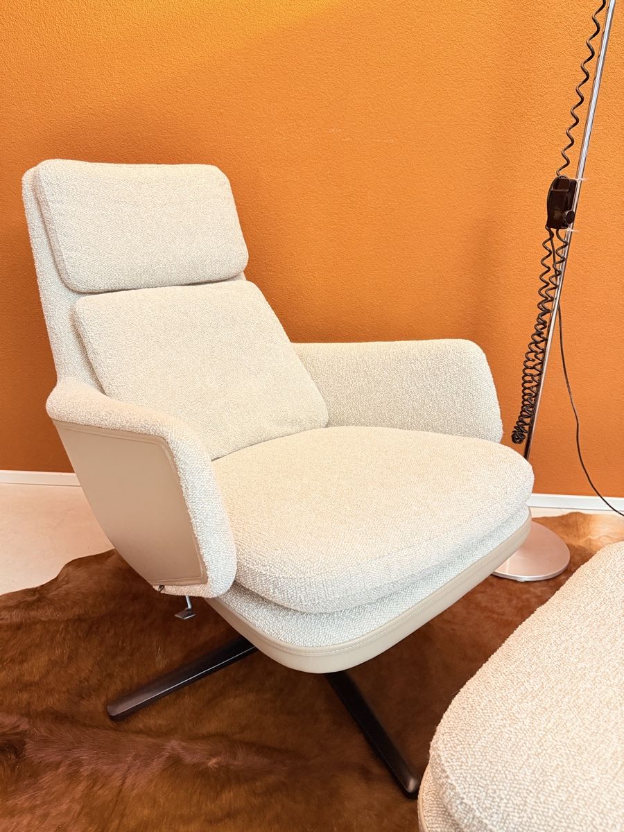 Vitra Poltrone: Lounge Sessel VITRA GRAND RELAX mit OTTOMAN – Usato da Grenchen venduto da Nur_2540 4