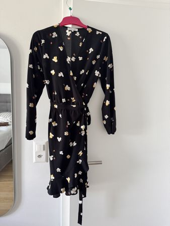 Wickelkleid Blumenmuster Schwarz Damen Grösse XS guter Zusta