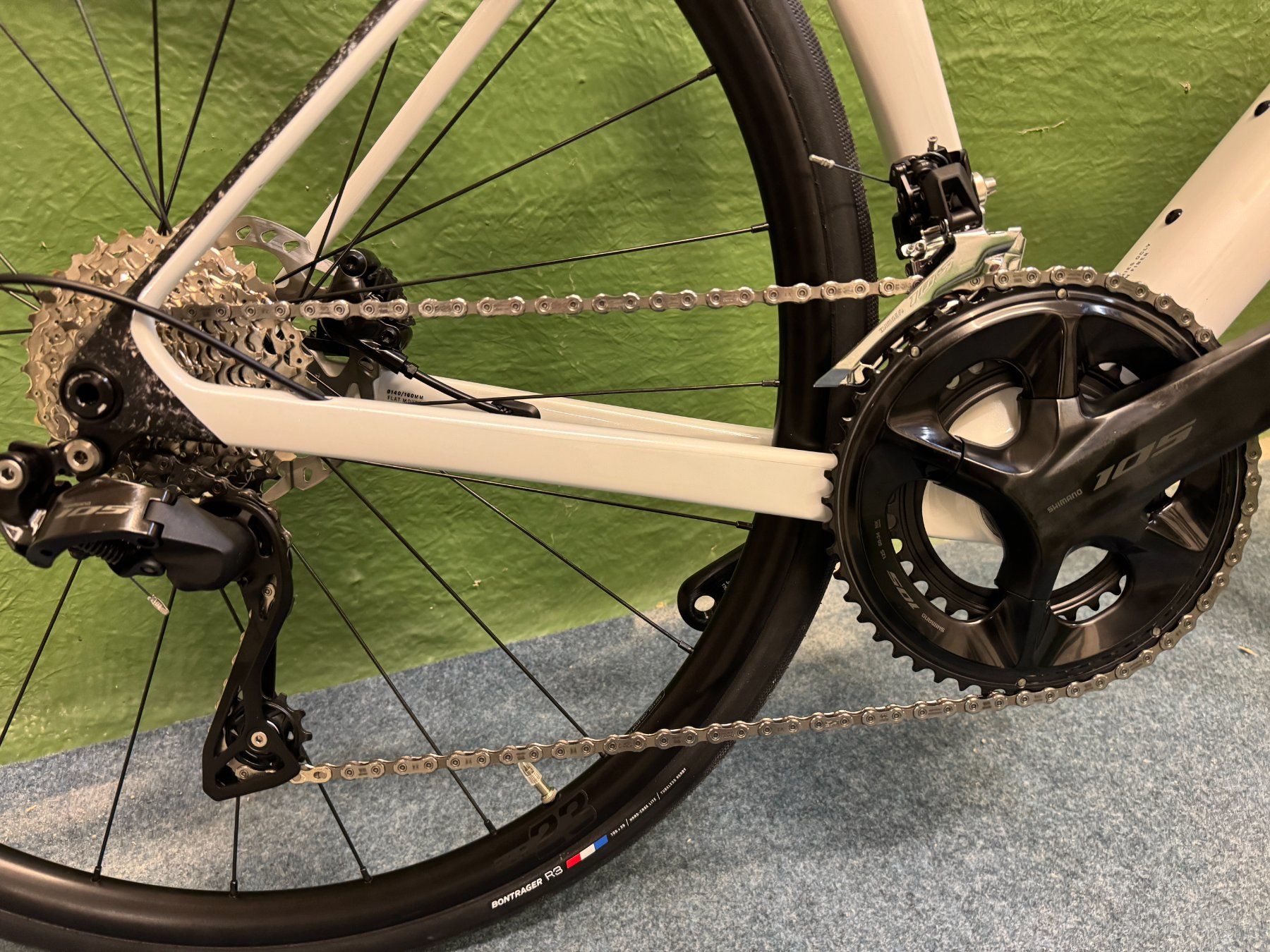 Trek Biciclette: Trek Madone SL5 Gen 8, Grösse Medium – Nuovo e nell'imballaggio originale da Zürich venduto da Velofabrik01 1