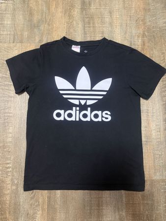 Adidas T-Shirt schwarz mit Logo, Grösse S oder 164
