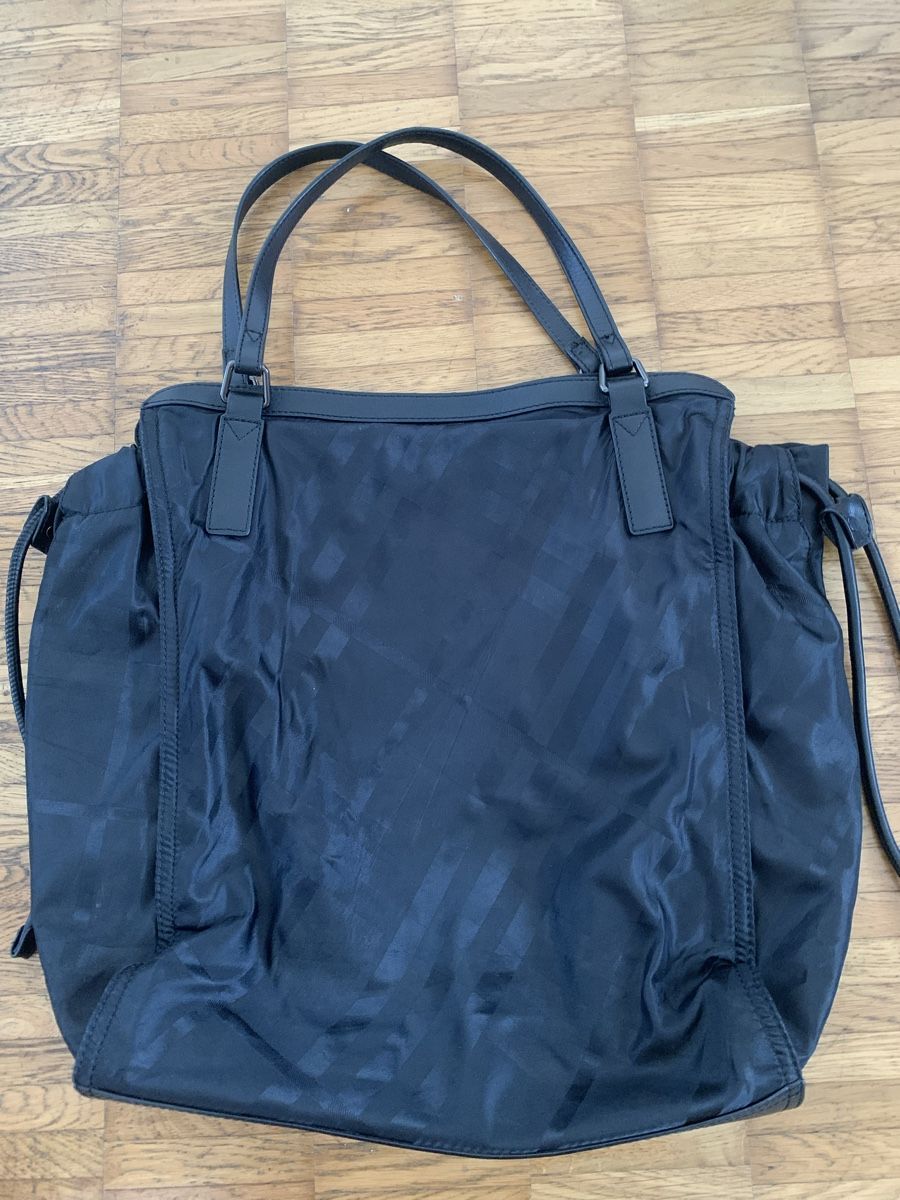 Sacs femmes: Tasche burberry schwarze – D'occasion à Zürich par Nikuska32 3