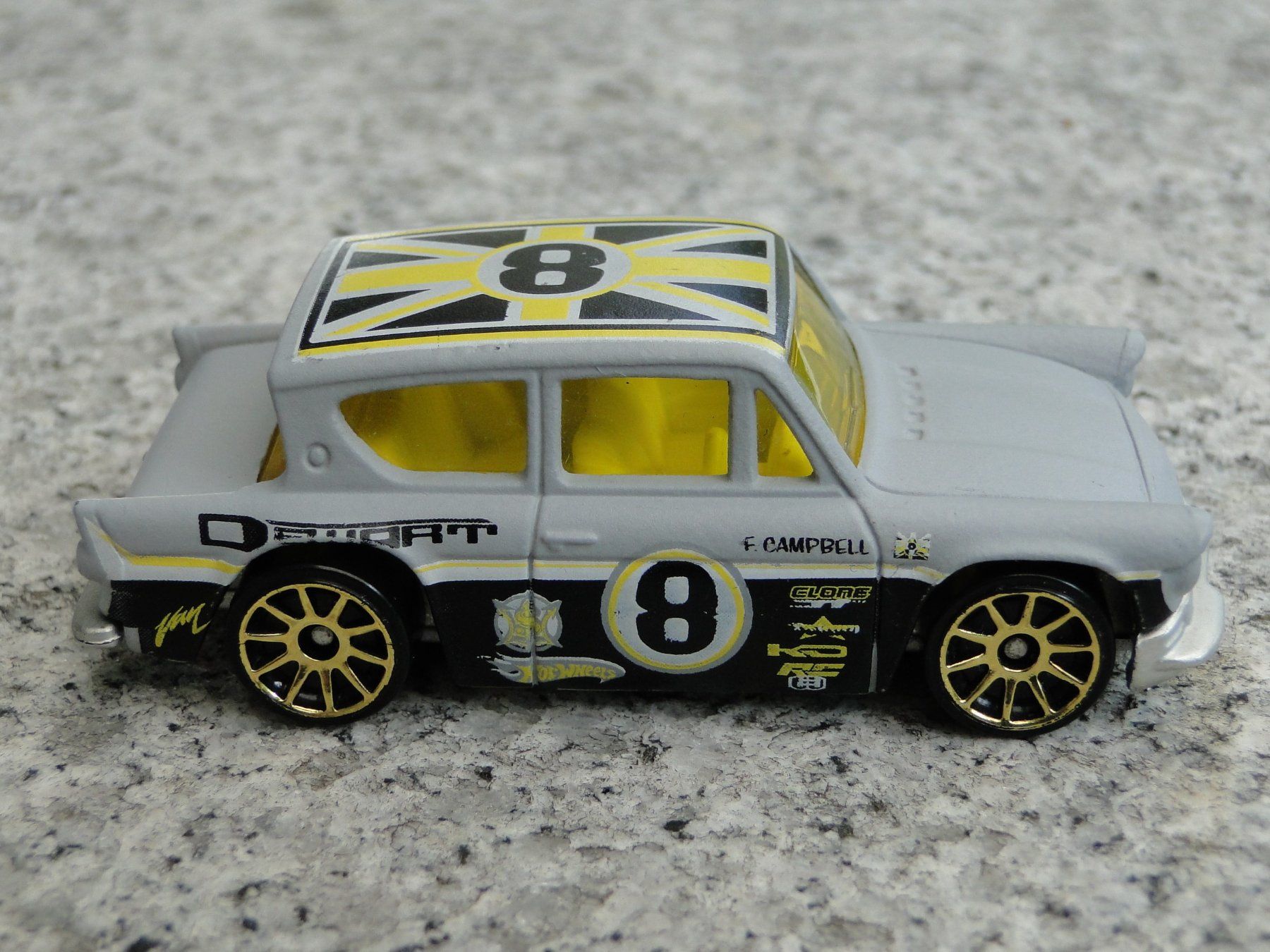 Hot Wheels Modellini d'auto: HOT WHEELS - FORD ANGLIA 105E – Nuovo (secondo la descrizione) da Killwangen venduto da cyrano56 2