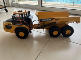 Bruder Dumper Volvo