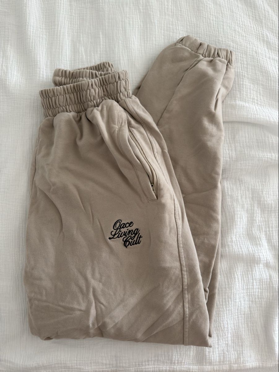 Oace Lots de vêtements: oace beiges set – D'occasion à Altikon par borchardt.sara 1