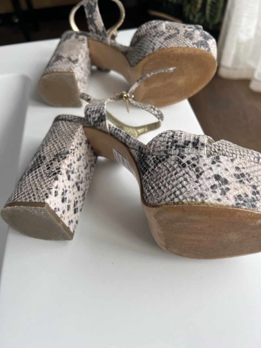 Liu Jo Scarpe da donna: Liu Jo sehr gemütlichle Sommer Sandalen 37 - – Usato da Luzern venduto da TIsabel 3