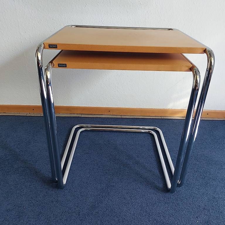 Thonet Tische: 2 Tables d'appoint Thonet B 97 – Gebraucht aus Bernex von Weytras