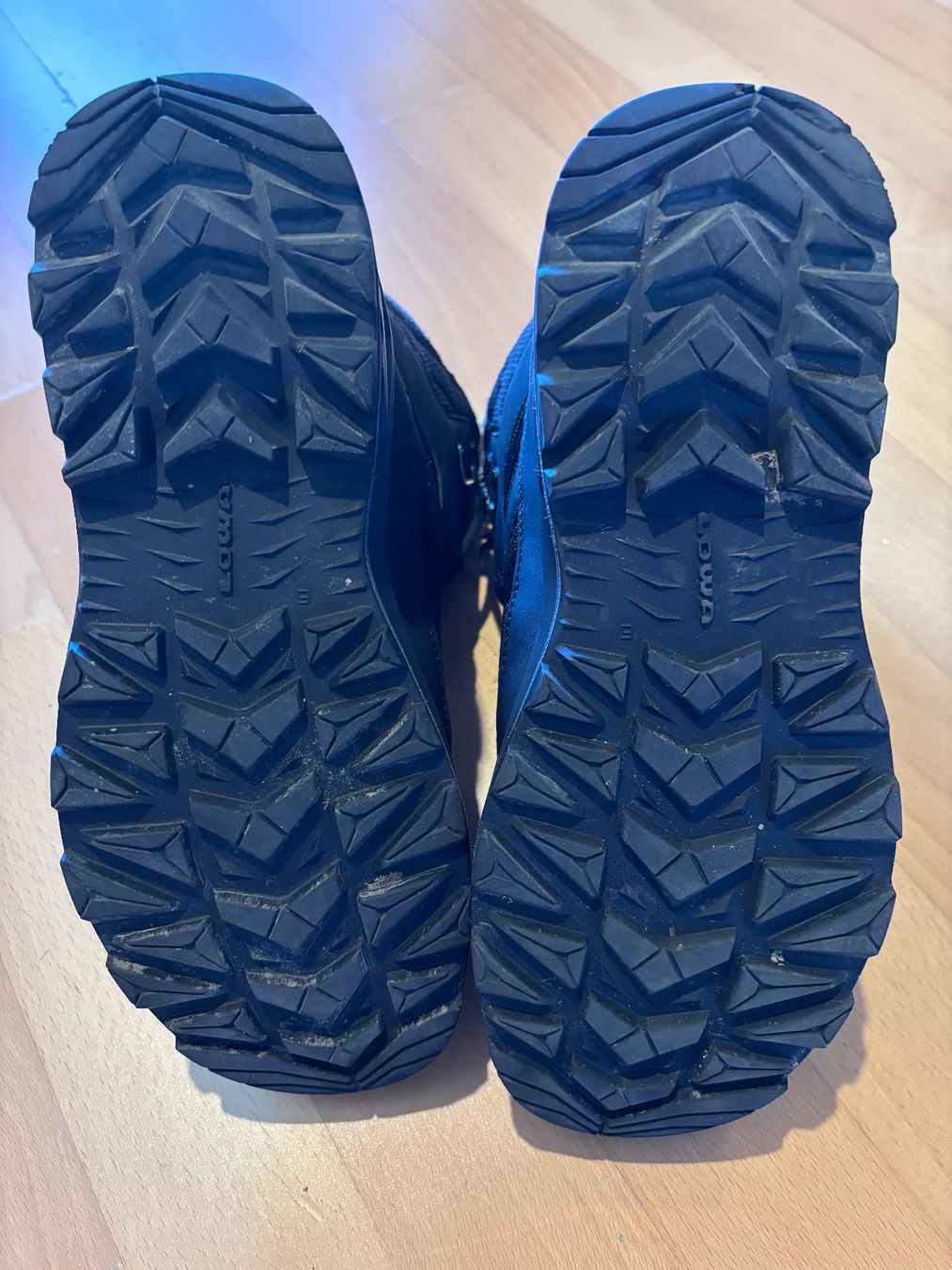 Lowa Scarpe da donna: Lowa Winterstiefel Gr. 41 – Usato da Bonstetten venduto da swiss_diver 1