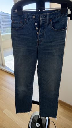 Levi’s 501 blue jeans 
