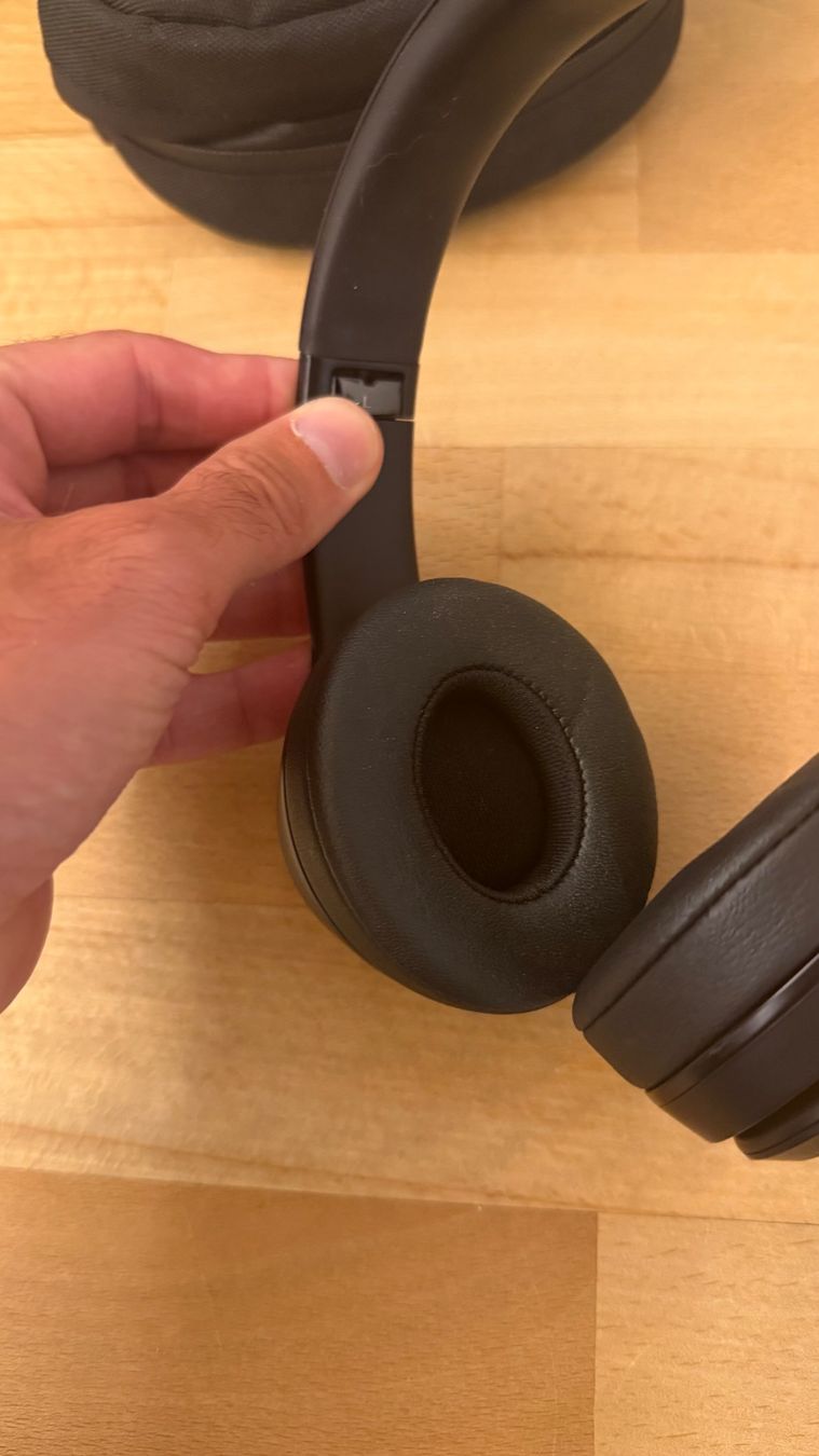 Beats Cuffie: Beats Solo3 Wireless Kopfhörer Schwarz inkl. Case – Usato da Pratval venduto da Janinho_13 2