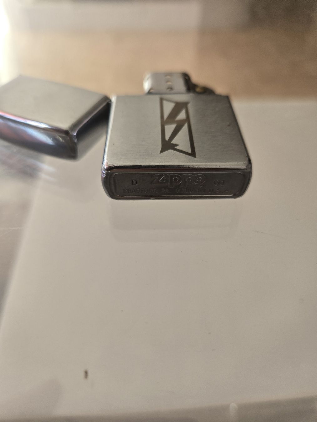 Zippo Feuerzeuge: Zippo Original Feuerzeug – Gebraucht aus Bussigny von Kfdlt 1