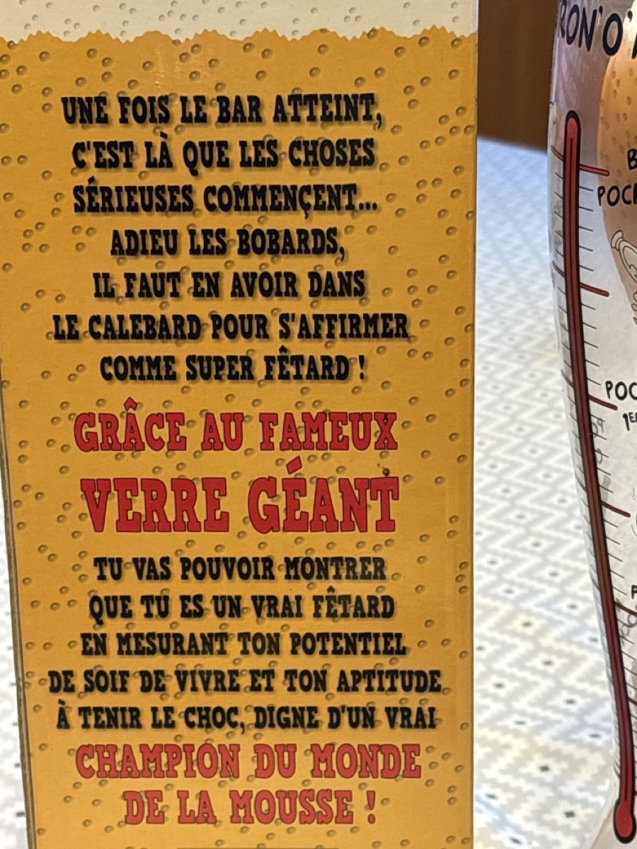 Verres: Verre à bière géant Pochetron O'Mètre 1.5L  – Neuf (Voir description) à Ste- Croix par boutondor64 2