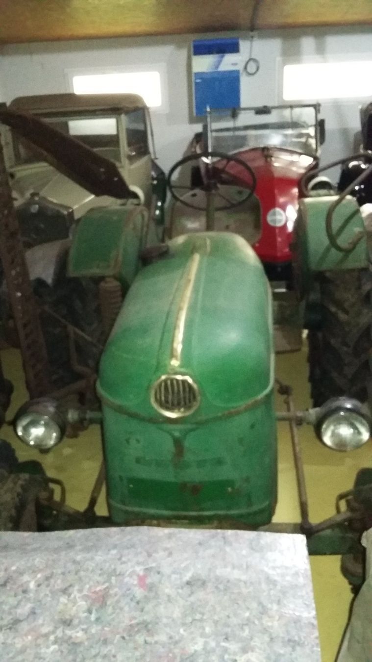 Deutz Trattori: Oldtimer - Traktor DEUTZ D15 mit Mähbalken , verm. 1. Hand – Usato da Dulliken venduto da Classiclerch4657 1