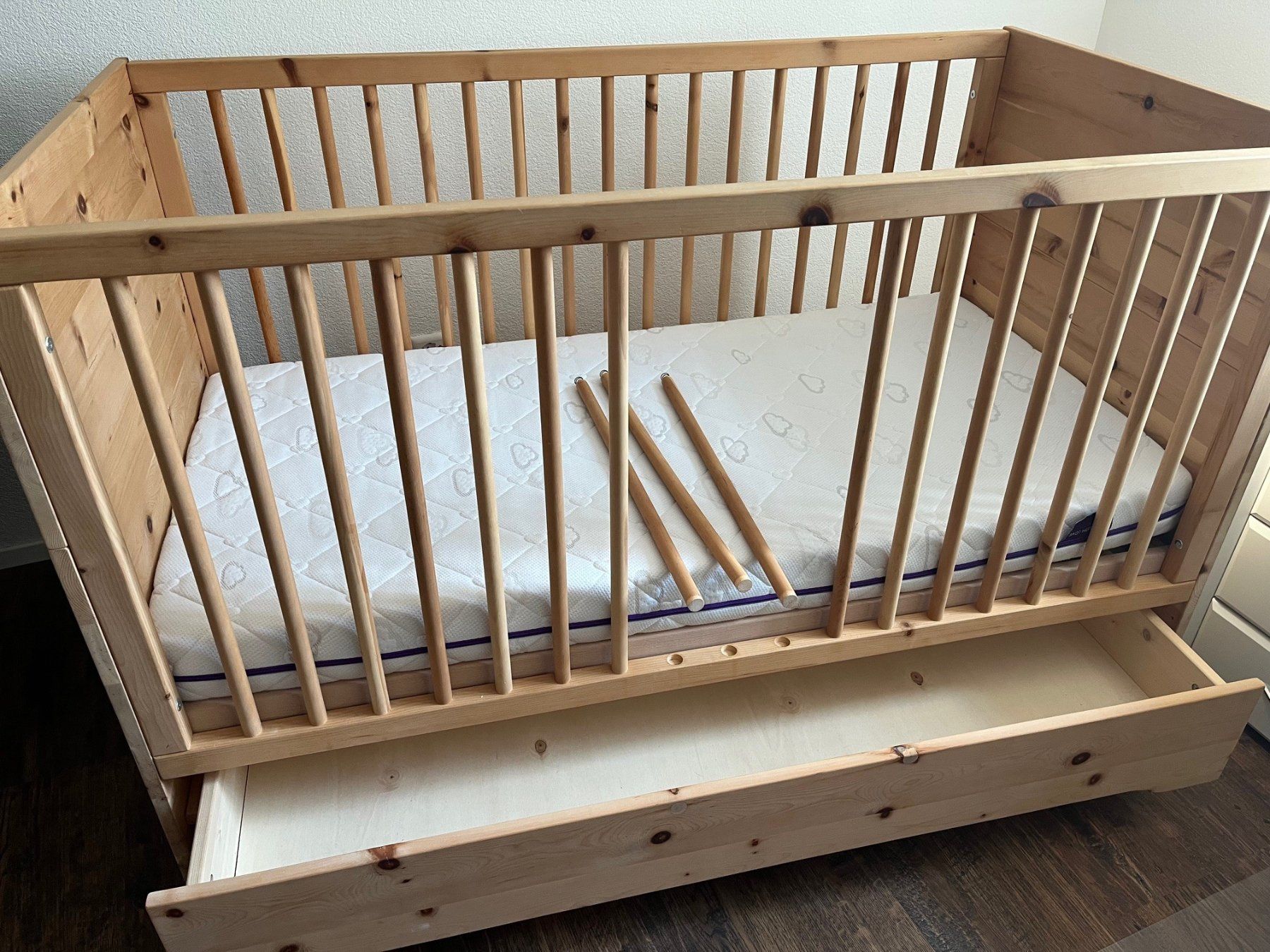 Letti: Babybett Zirbe / Arve – Usato da Rütschelen venduto da Rotkorn