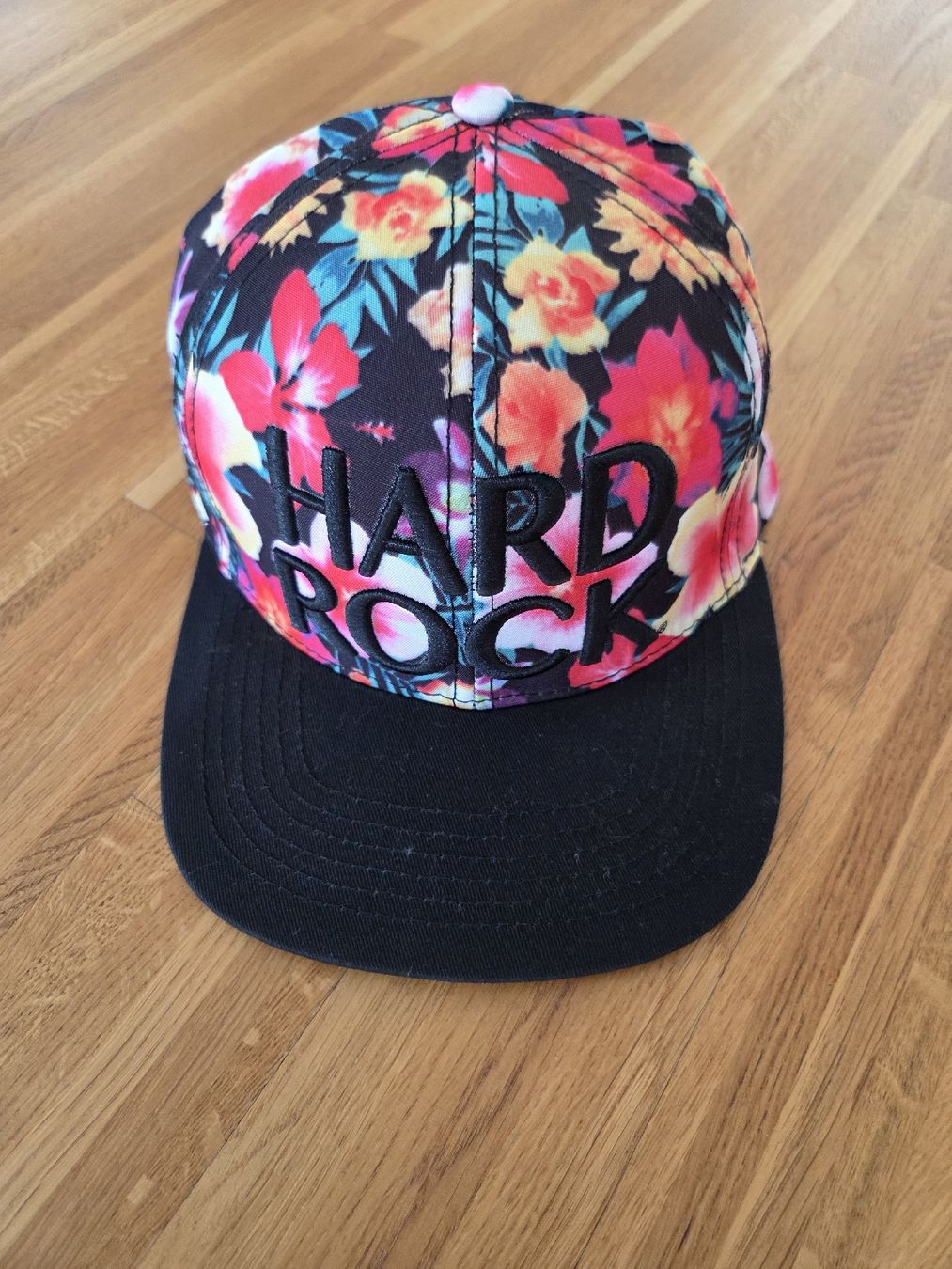 Copricapi, berretti & cappellini: Hard Rock Cap mit Blumenmuster - Sommerliches Design! – Usato da Vaduz venduto da NH0101