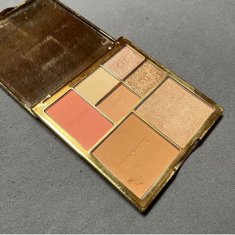 Make-up: REVOLUTION PRO TRUE LOVE FACE PALETTE – Usato da Grabs venduto da apr9k 1