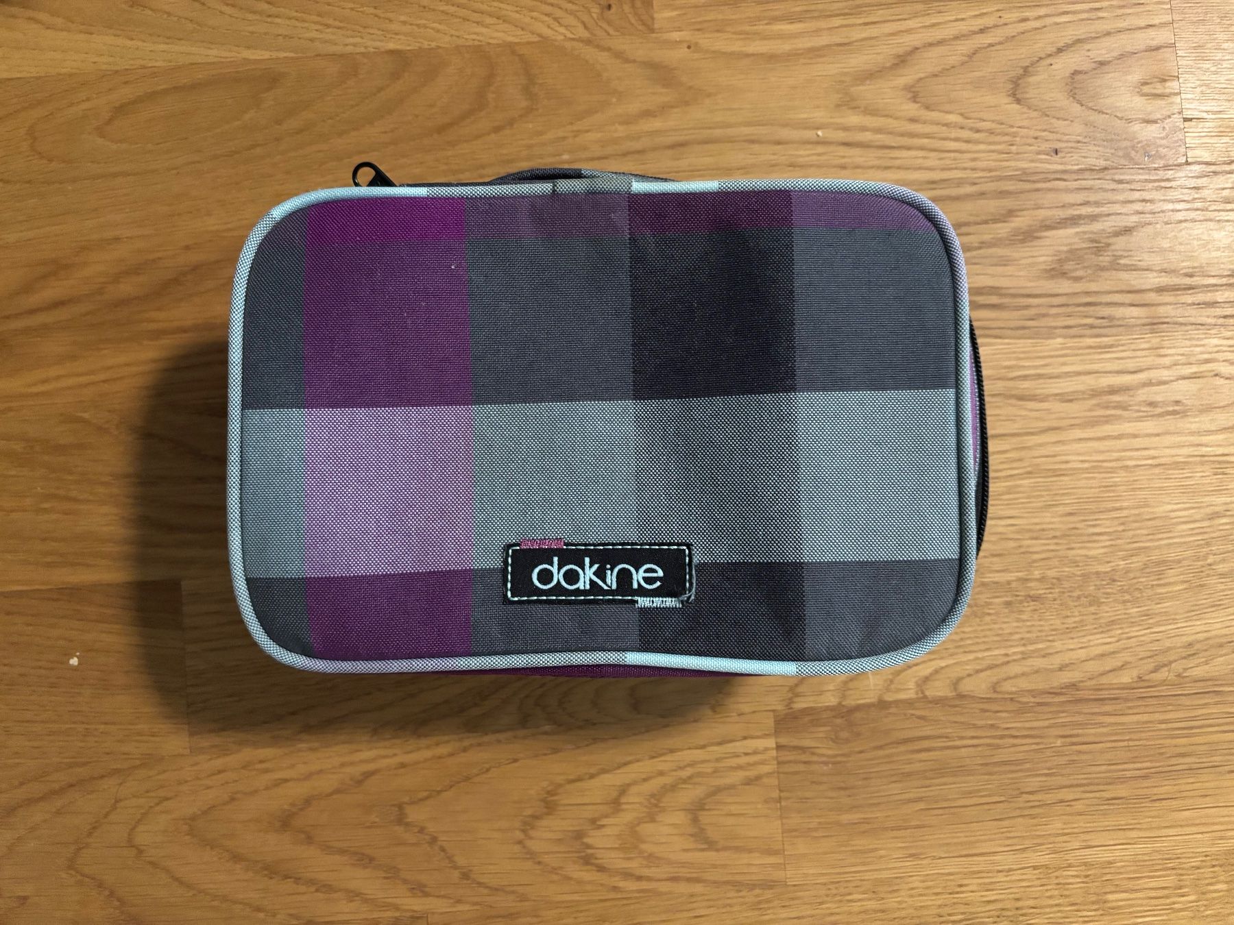 Dakine Custodie per cosmetici: Necessaire – Usato da Bern venduto da maeri_w