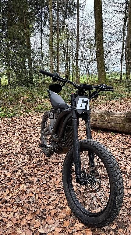 Enduro: Surron Light Bee 2020  7000 km – Usato da Hünenberg venduto da yalzimms