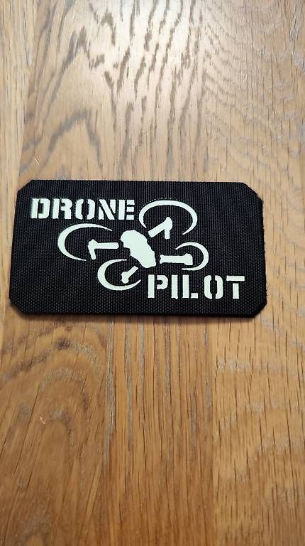 Placchette & Badge: Drone Pilot Patch  Klettverschluss  Leuchtet im Dunkeln – Nuovo (secondo la descrizione) da Oberentfelden venduto da MrRicardolino