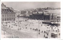 CHAUX - de - FONDS, la gare et la patinoire