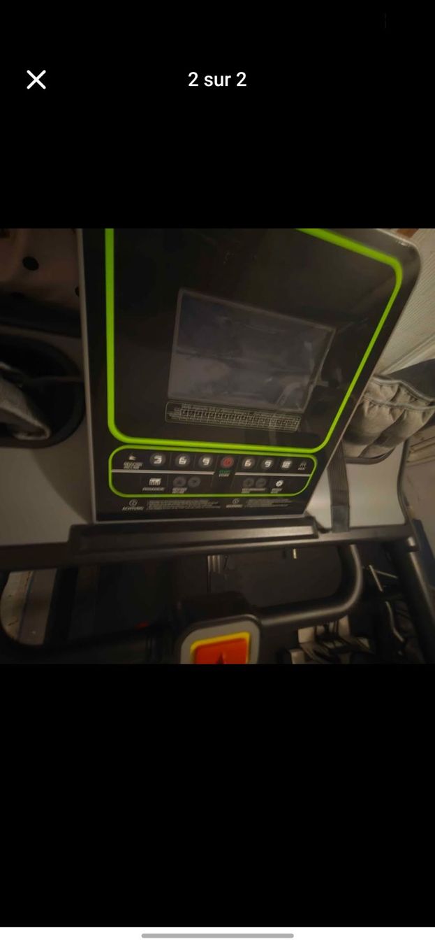 Remorques autochargeuses/d'ensilage: Tapis de cours inclinable – D'occasion à Matran par pulcas 1