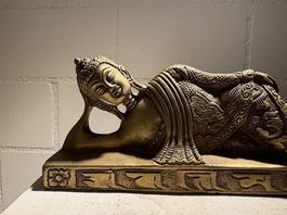 Buddha schlafend Messing / 21 cm