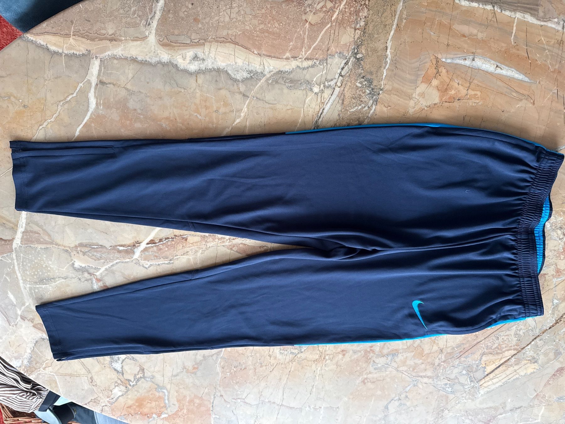Nike Pantaloni: Nike Trainingshose Dri-FIT, Grösse XL Junior – Usato da Winterthur venduto da britsi