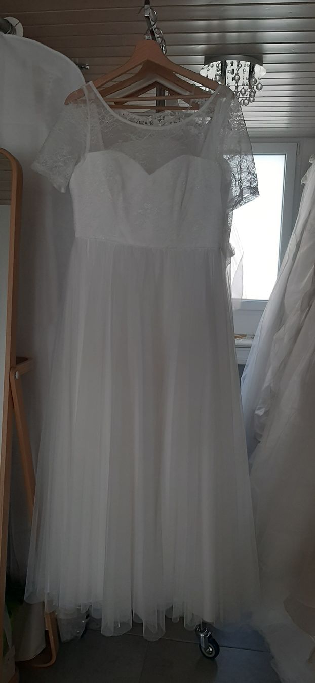 Vestiti: Brautkleid Midi neu Gr.40 – Nuovo (secondo la descrizione) da Obergerlafingen venduto da bigsound